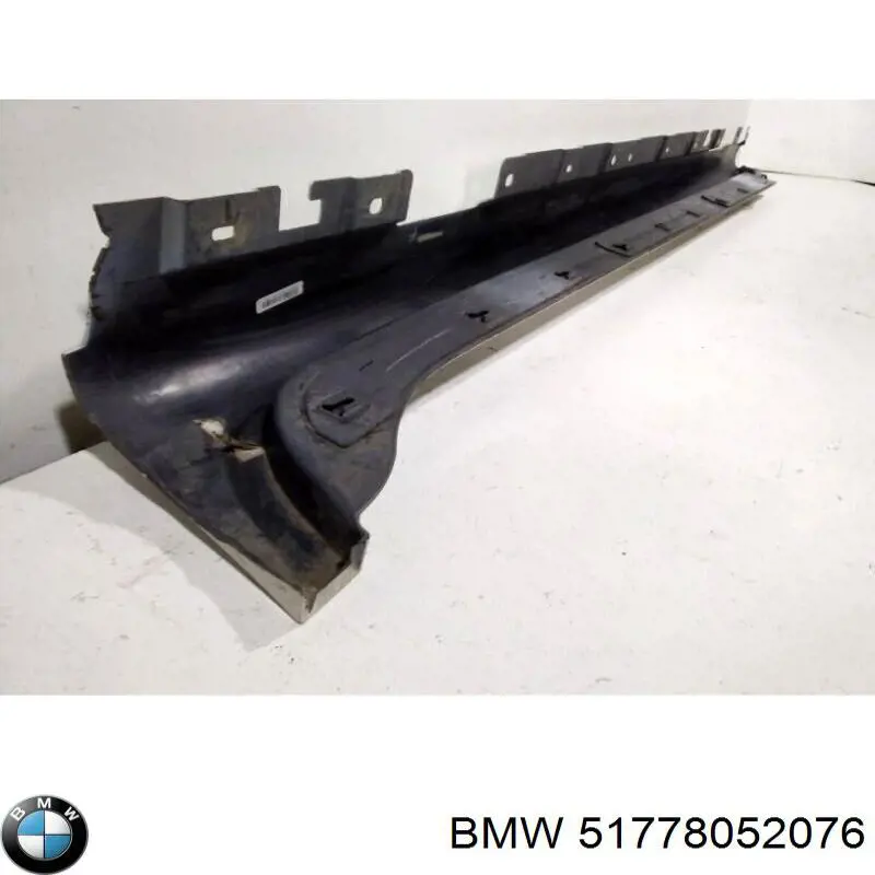 Купить 51778052076 BMW Накладка (молдинг) порога наружная правая
