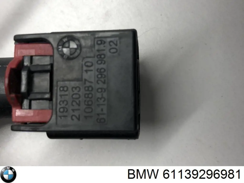 61139296981 BMW 