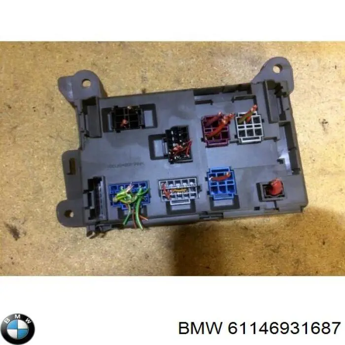 Блок предохранителей 61146931687 BMW