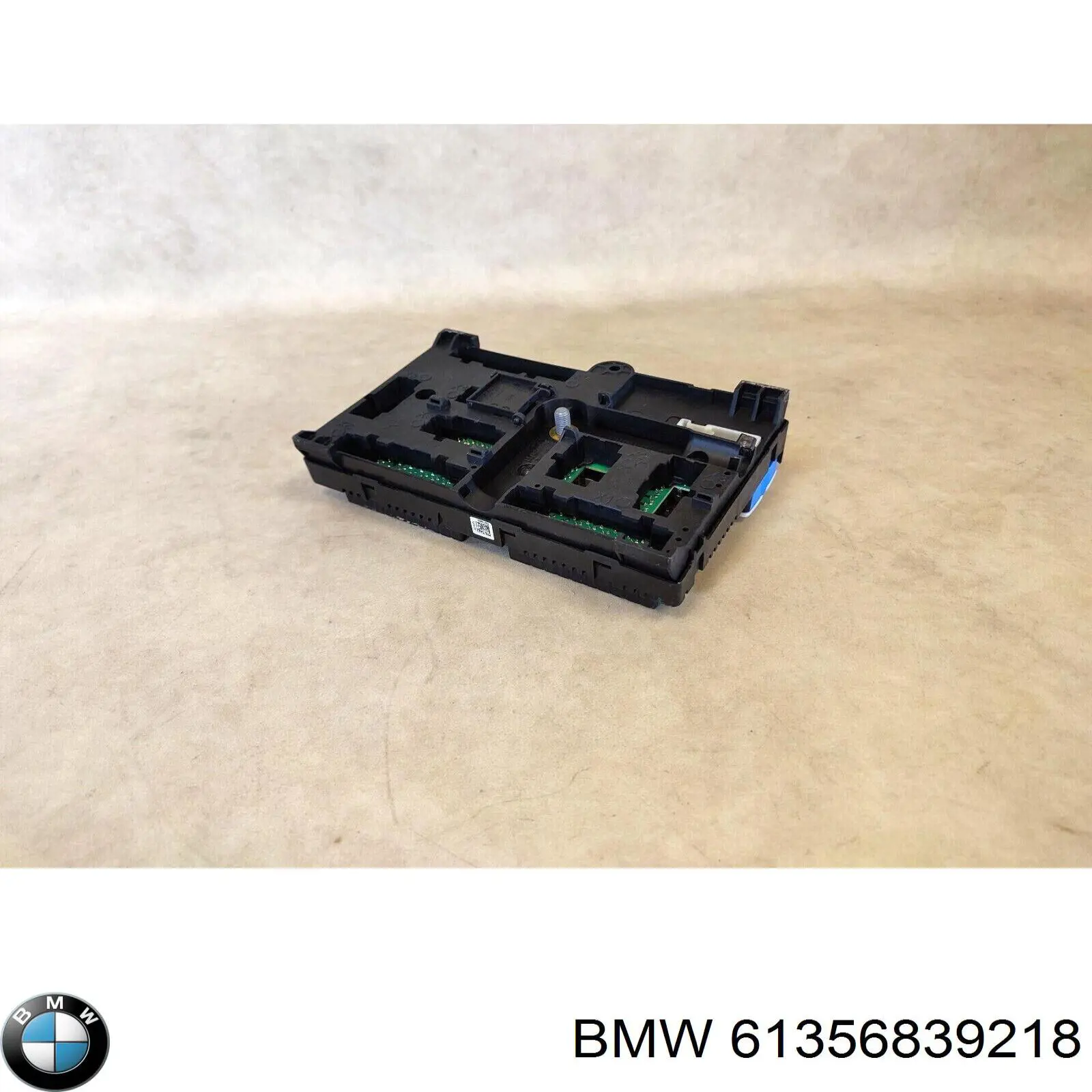 Блок предохранителей задний салонный 61358795478 BMW