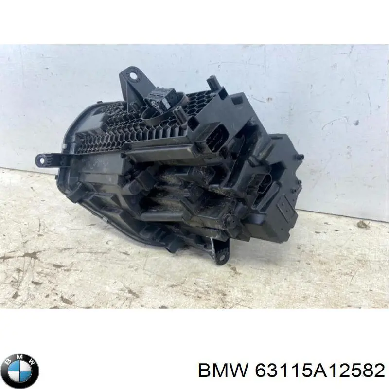 Правая фара LPR951 Magneti Marelli