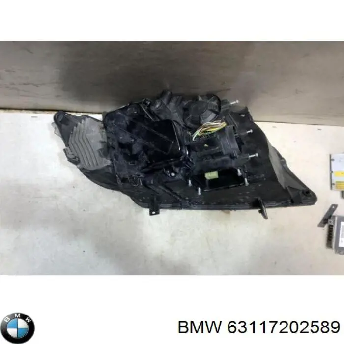 Левая фара 63117202589 BMW