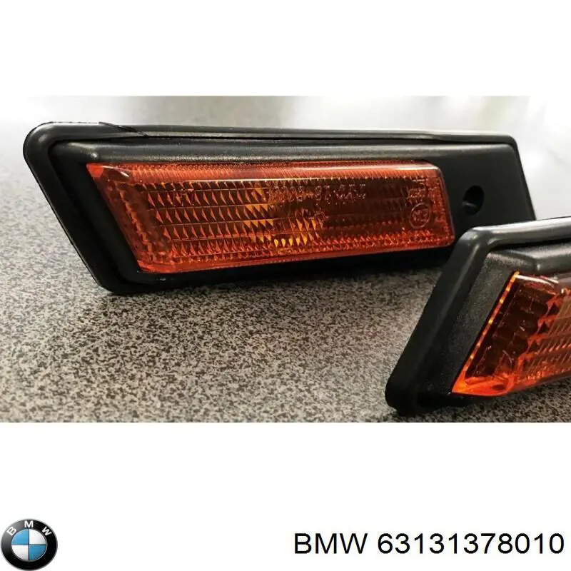 Повторитель поворота на крыле правый на BMW 7 (E32) купить.
