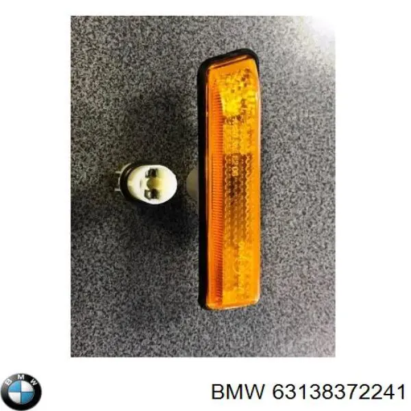 63138372241 BMW Указатель поворота крыла