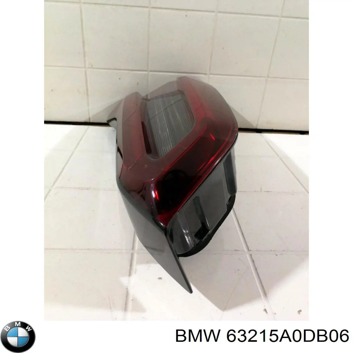 Фонарь задний внутренний правый BMW 63215A0DB06