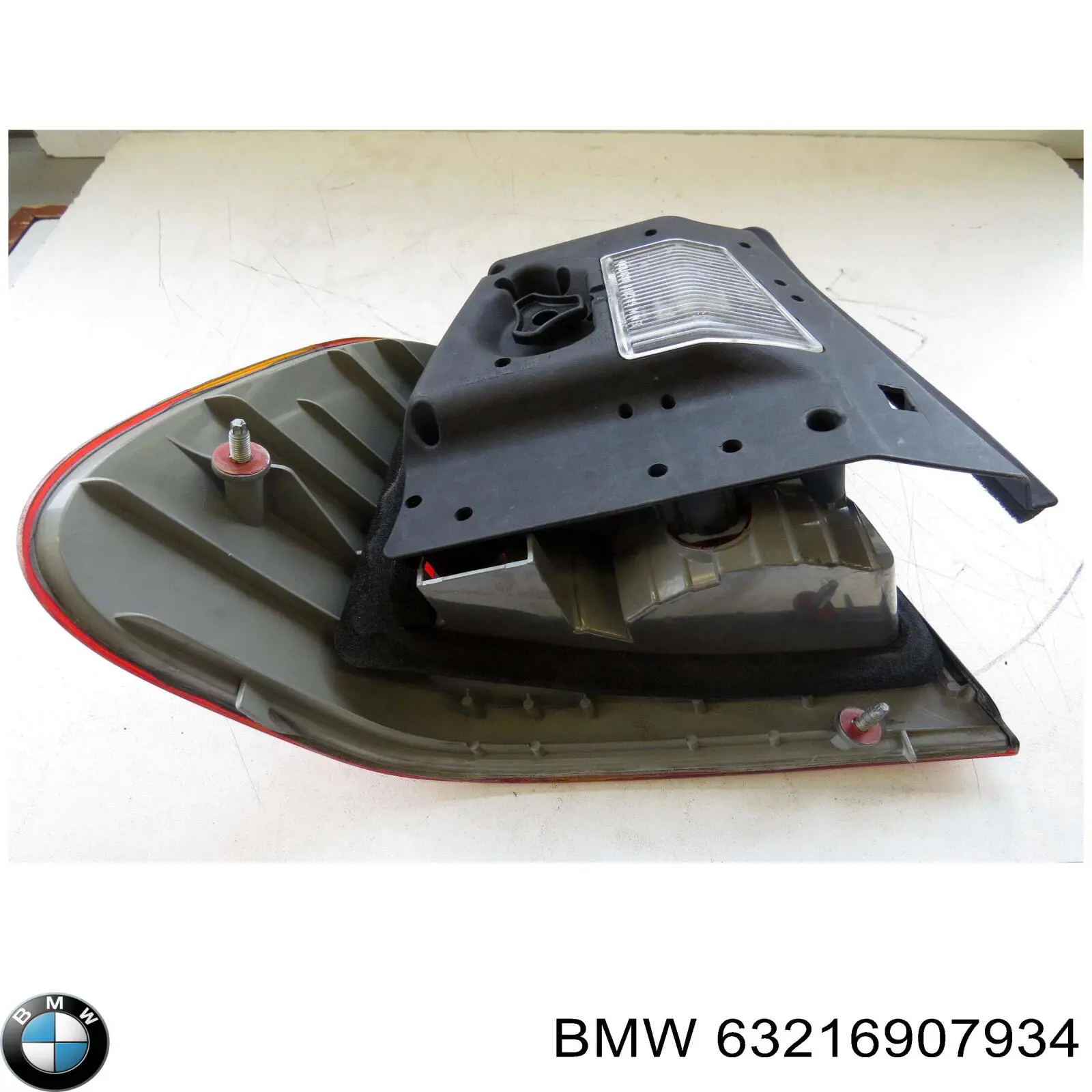 Фара задняя правая внешняя BMW 63210140253 цена, от 42.69 USD