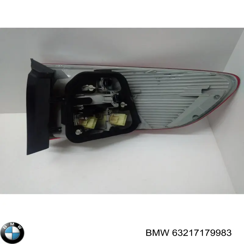 Задняя левая внешняя фара BMW 63217179983 цена, от 95.02 USD
