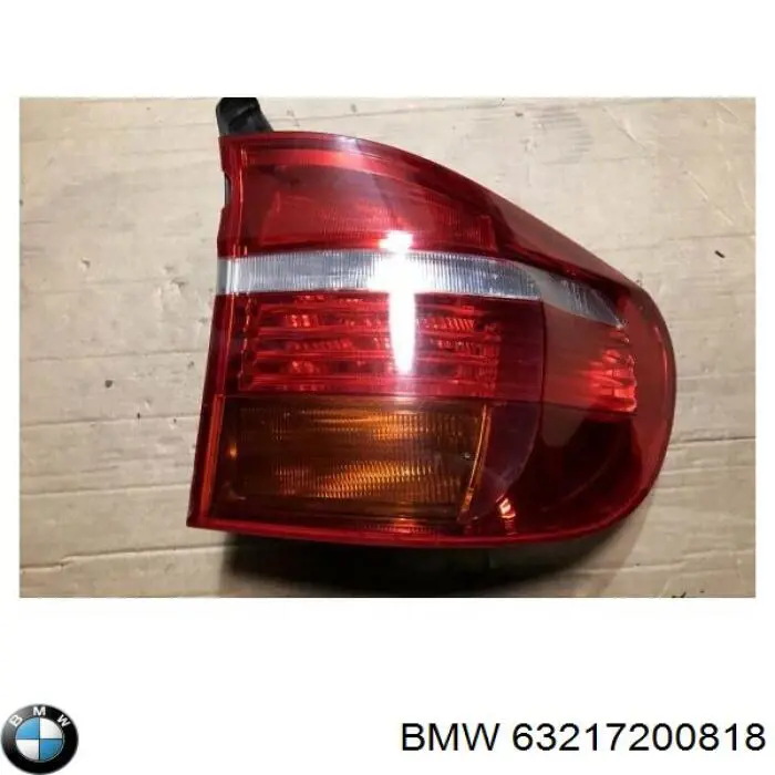 63217200818 BMW фонарь задний правый внешний