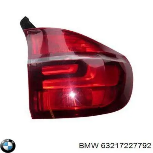 Фонарь задний правый внешний 63217227792 BMW