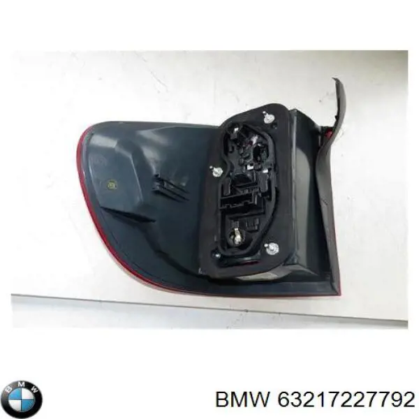 Фонарь задний правый внешний 63217227792 BMW