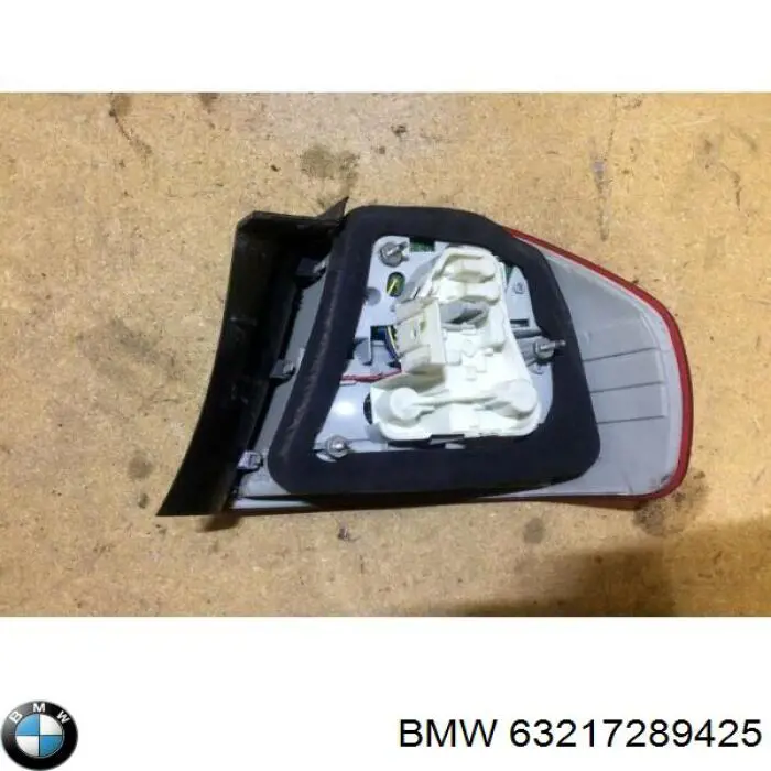 Фонарь задний левый внешний 63217289425 BMW