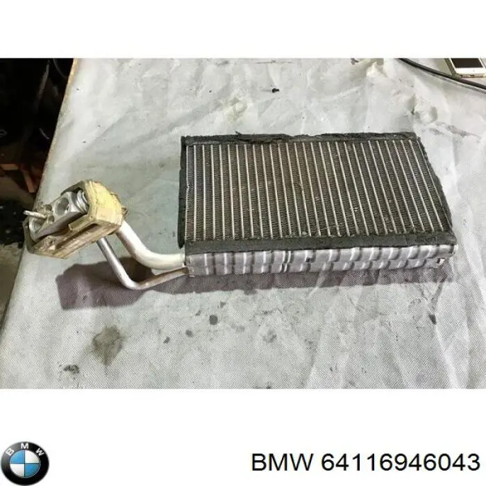 64116946043 BMW Радиатор отопителя салона