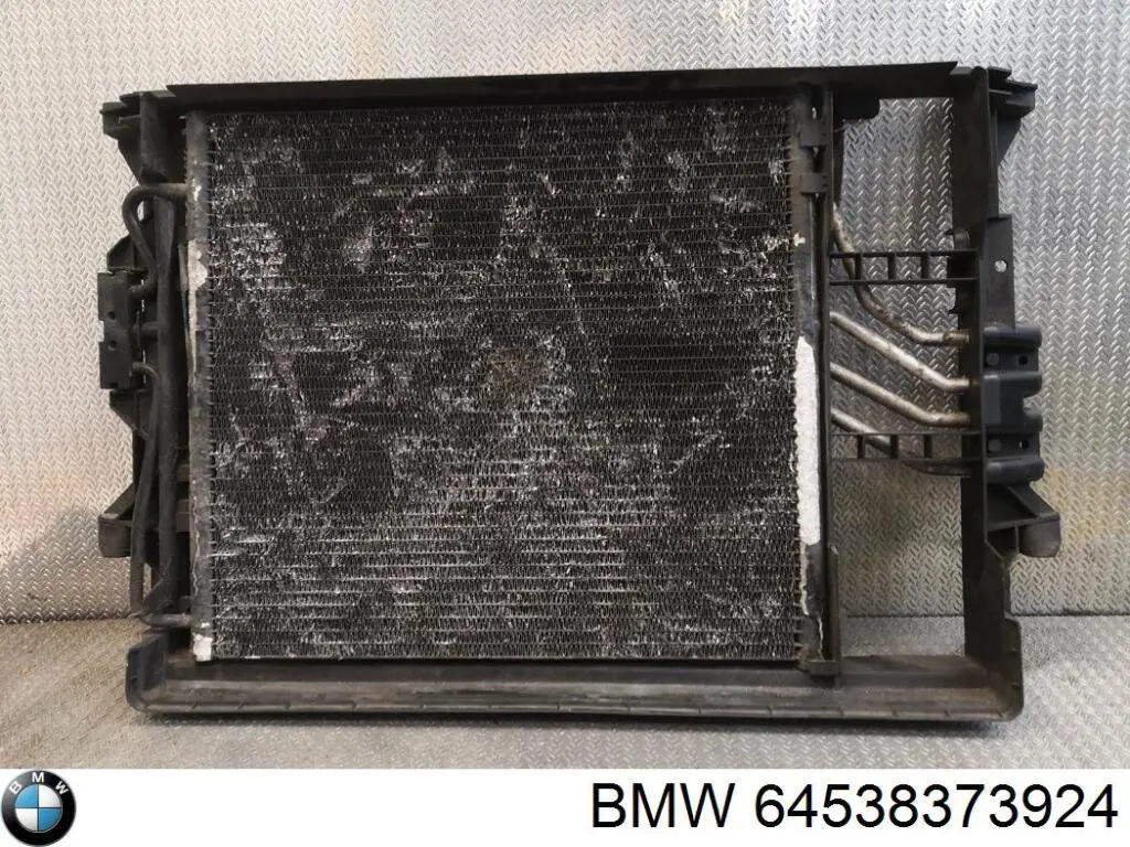 64538373924 BMW радиатор кондиционера