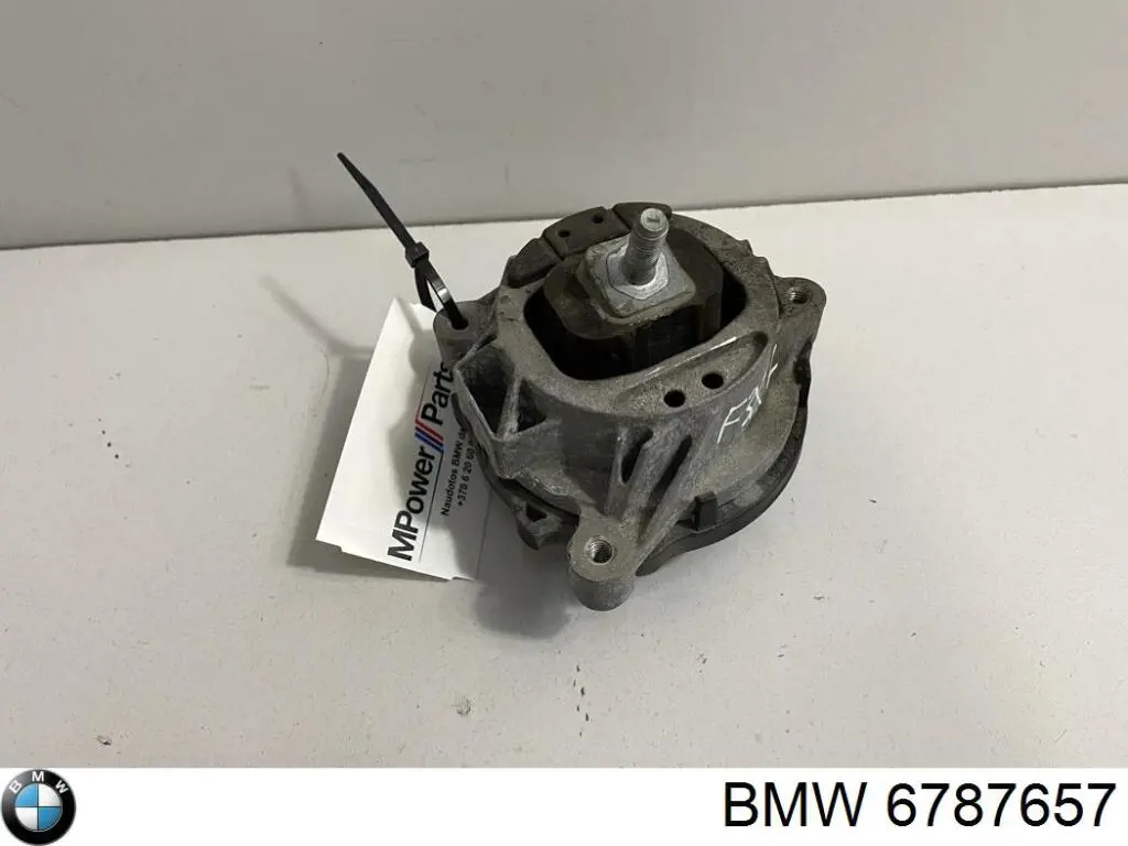 Левая подушка двигателя 6787657 BMW