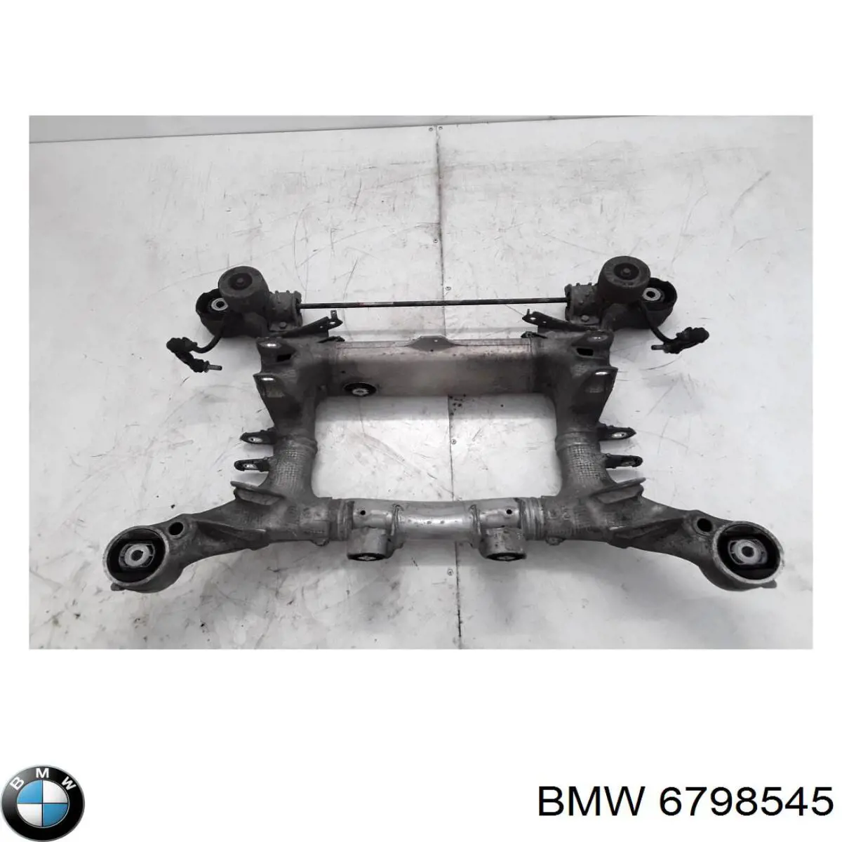 Подрамник задний 6798545 BMW
