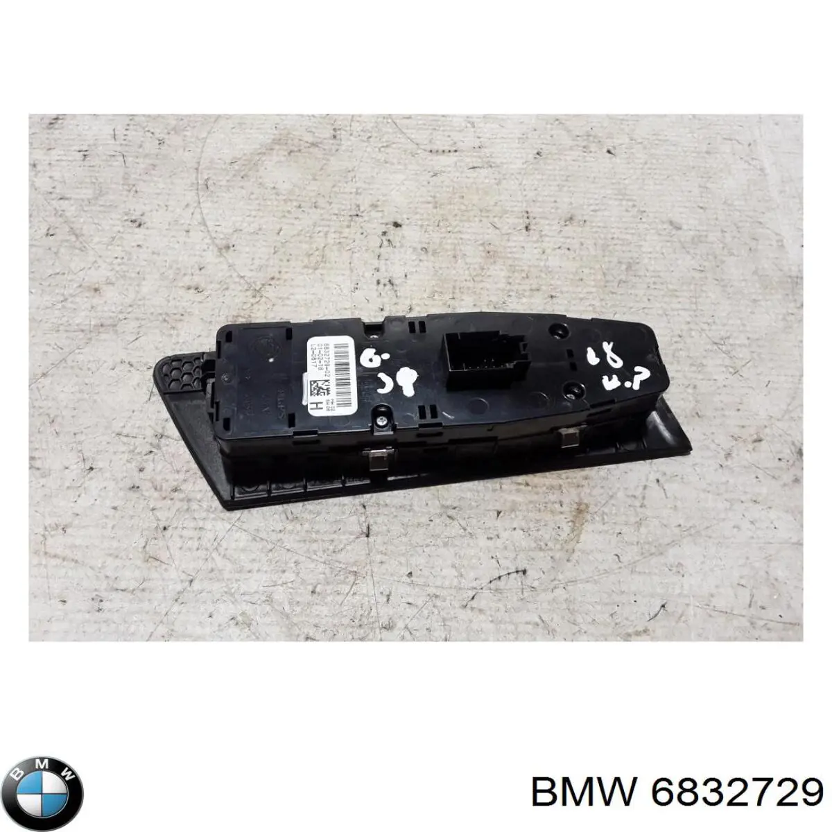 Кнопочный блок управления стеклоподъемником передний левый 6832729 BMW
