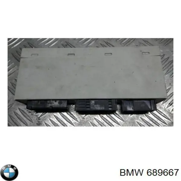 689667 BMW 