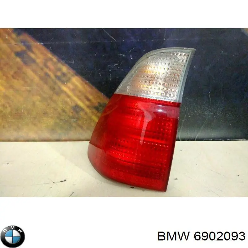 6902093 BMW фонарь задний левый внешний