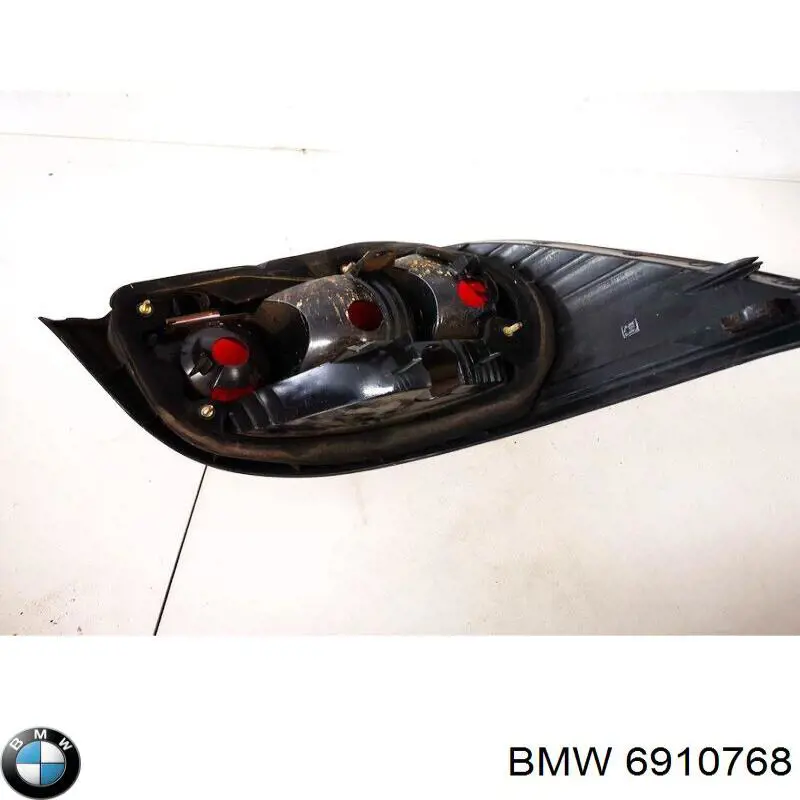 Фонарь задний правый внешний 6910768 BMW