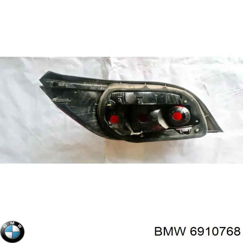 6910768 BMW Задний правый внешний фонарь