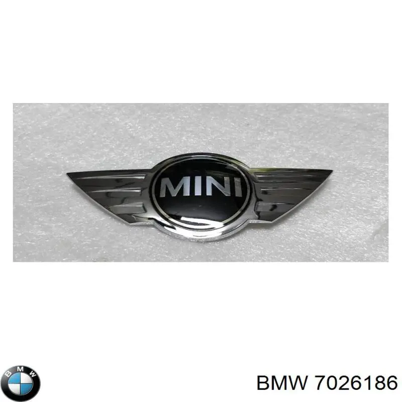 7026186 BMW Фирменный значек на багажник