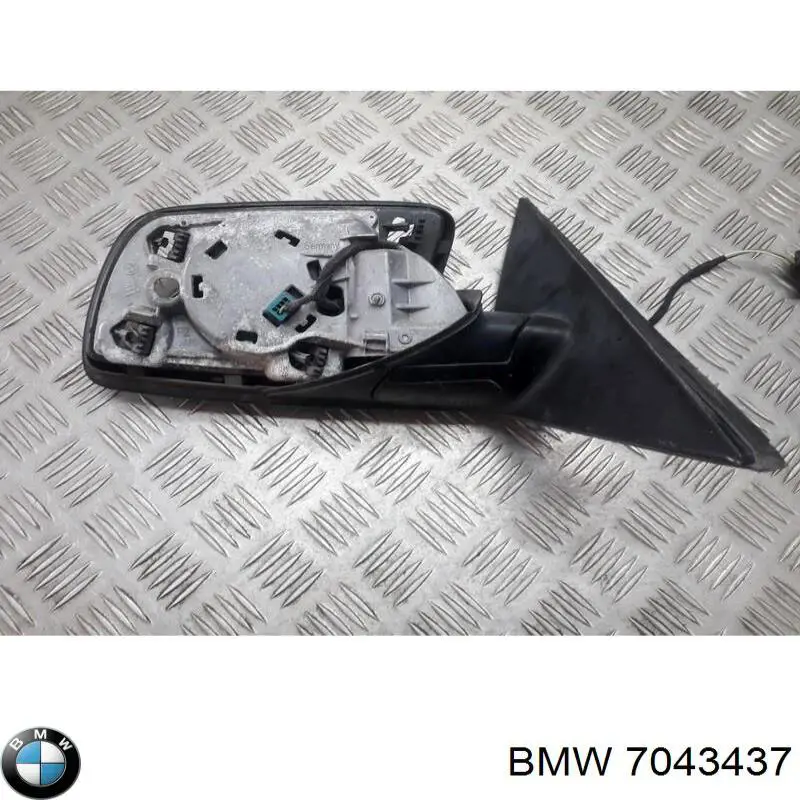 7043437 BMW 
