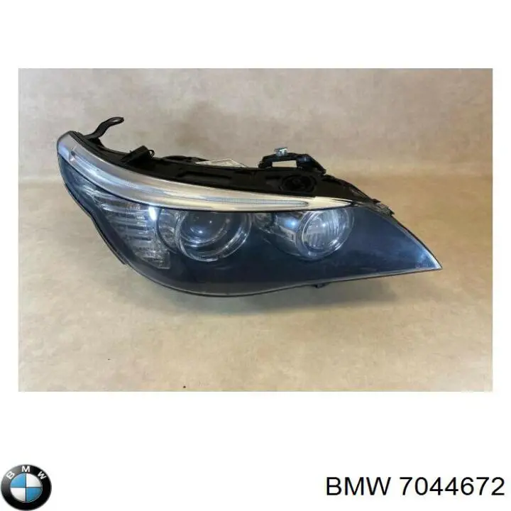 Купить 7044672 BMW Фара основная правая