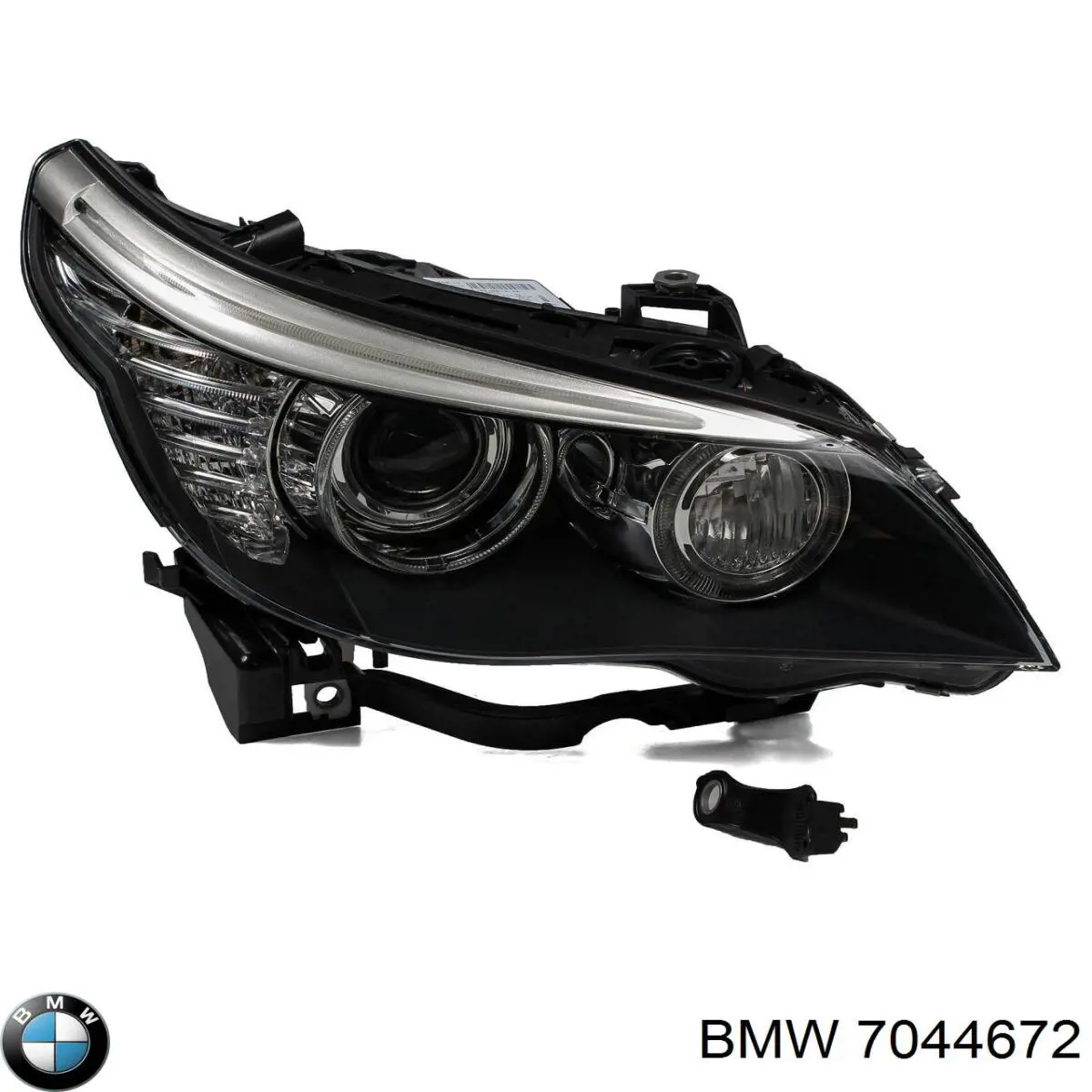 Правая фара 7044672 BMW