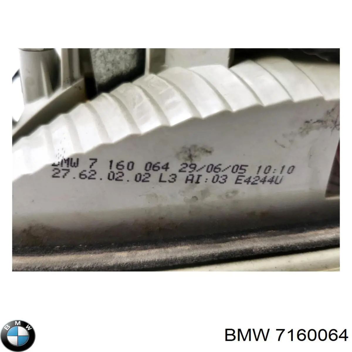 Фонарь задний внутренний правый BMW 7160064