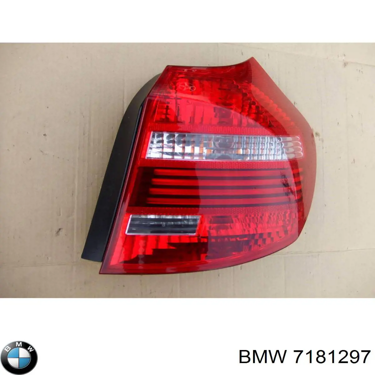 Фонарь задний левый 7181297 BMW