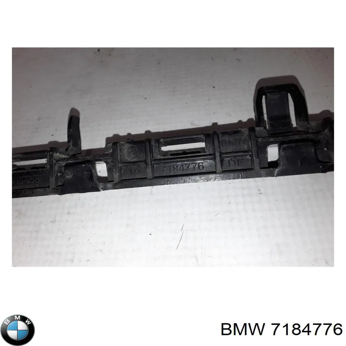Кронштейн наружной накладки порога правой Autotechteile 7055172 цена, от 12.67 USD