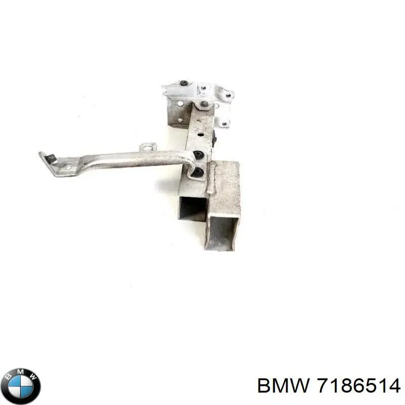 Кронштейн бампера переднего правый 7186514 BMW