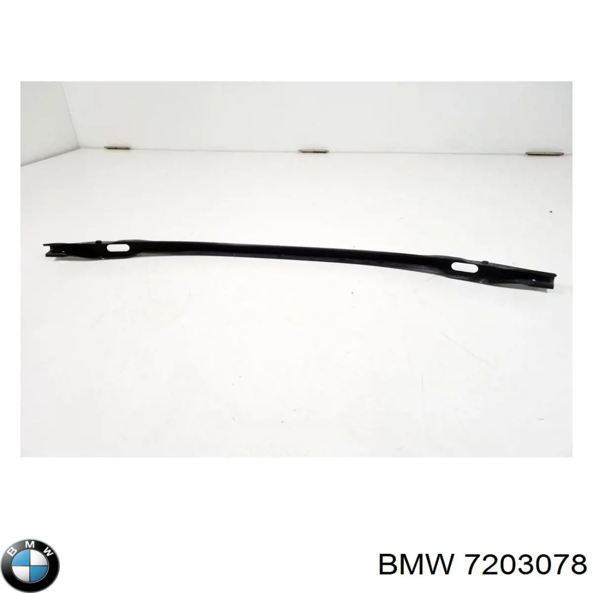 7203078 BMW Кронштейн бампера переднего центральный