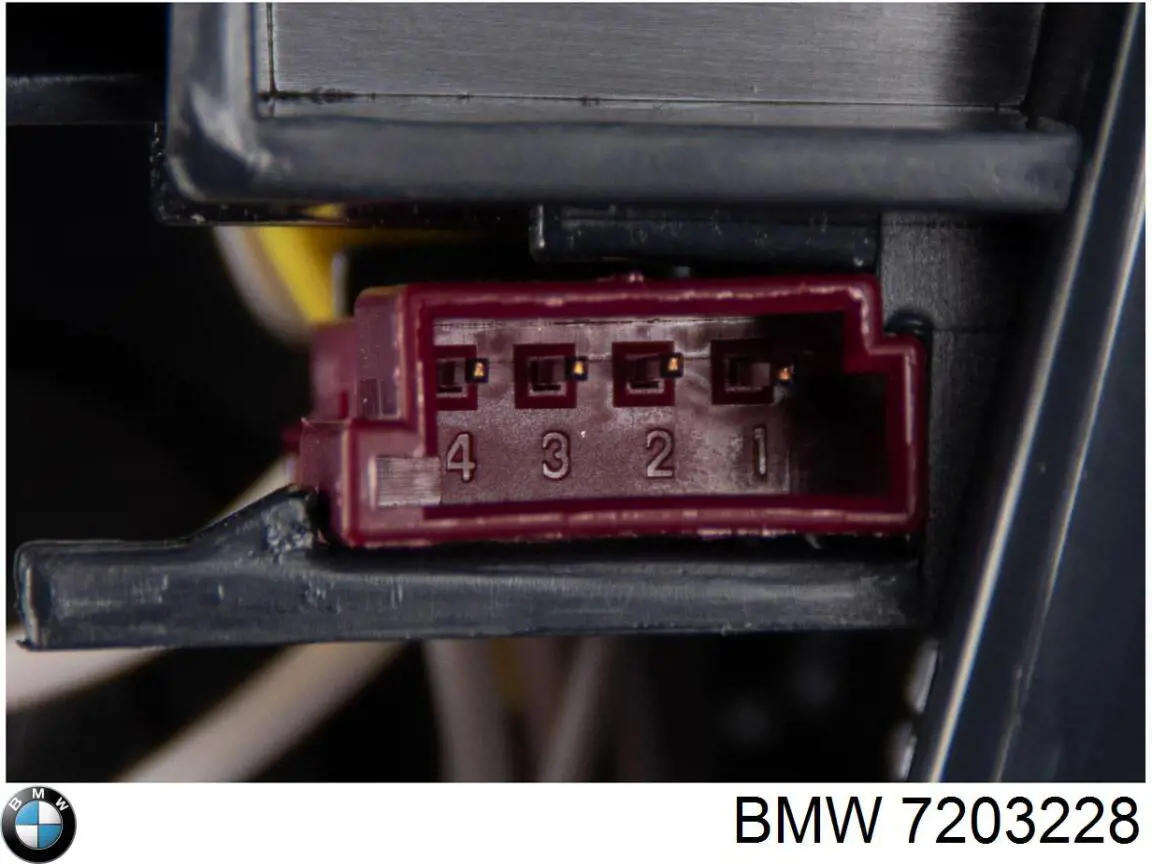 Фонарь задний правый, внутренний BMW 7203228 цена, от 215.16 USD