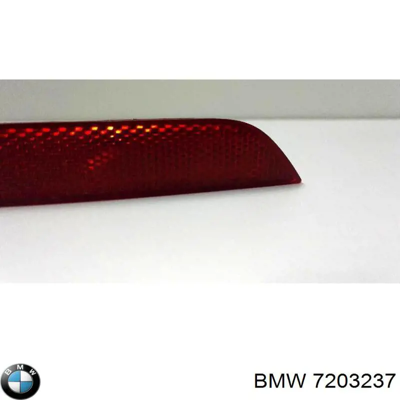 7203237 BMW Левый катафот бампера