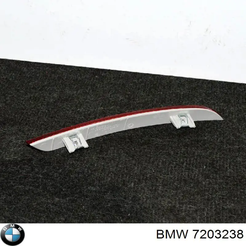 7203238 BMW Правый катафот бампера