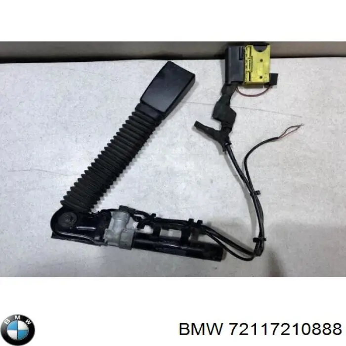 Рычаг (замок) фиксации ремня безопасности передний правый 72117210888 BMW