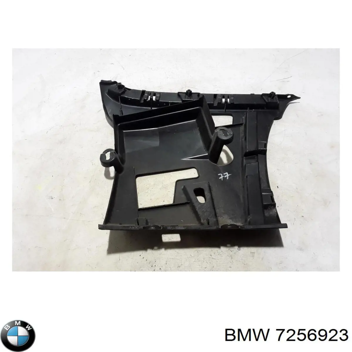Кронштейн бампера заднего внешний левый 7256923 BMW