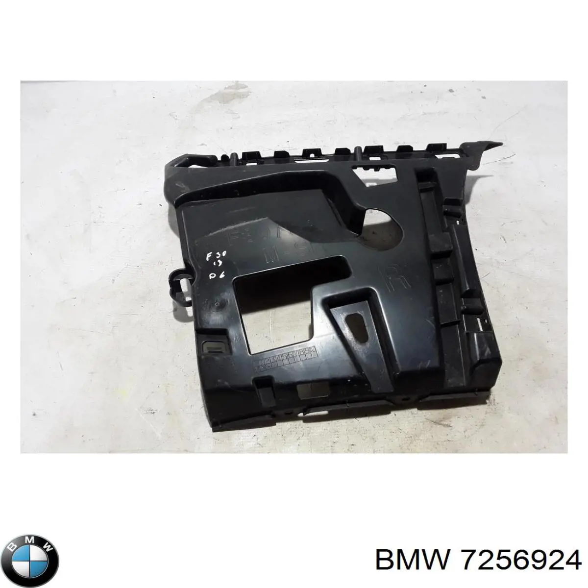 Купить 7256924 BMW Кронштейн бампера заднего внешний правый
