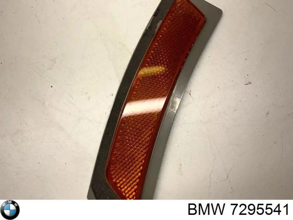 Купить 7295541 BMW Левый катафот заднего бампера