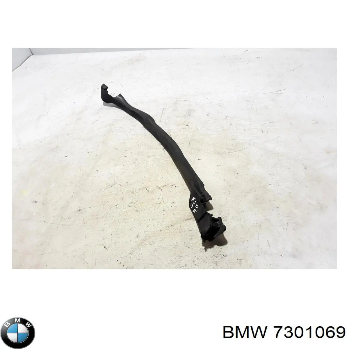 Купить 7301069 BMW Уплотнитель крыла