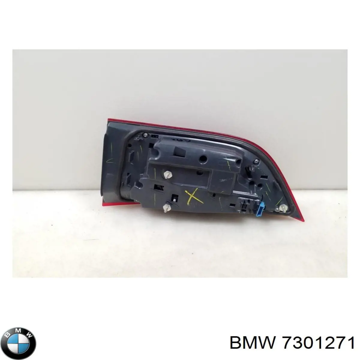 7301271 BMW Задняя левая внутренняя фара