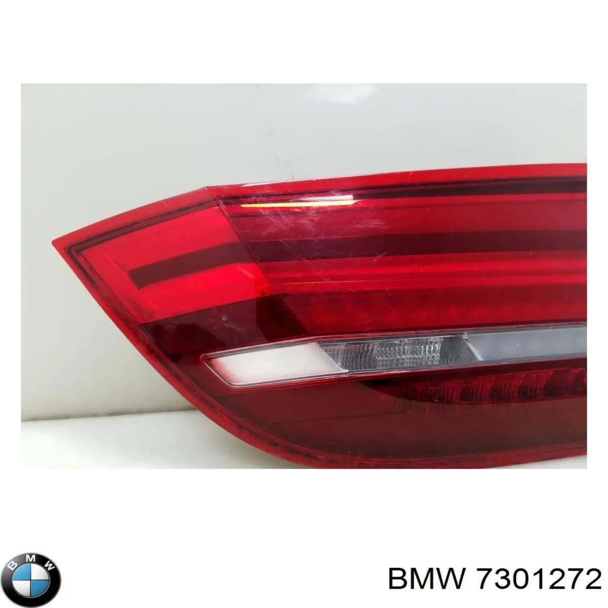 Фонарь задний правый внутренний 7301272 BMW