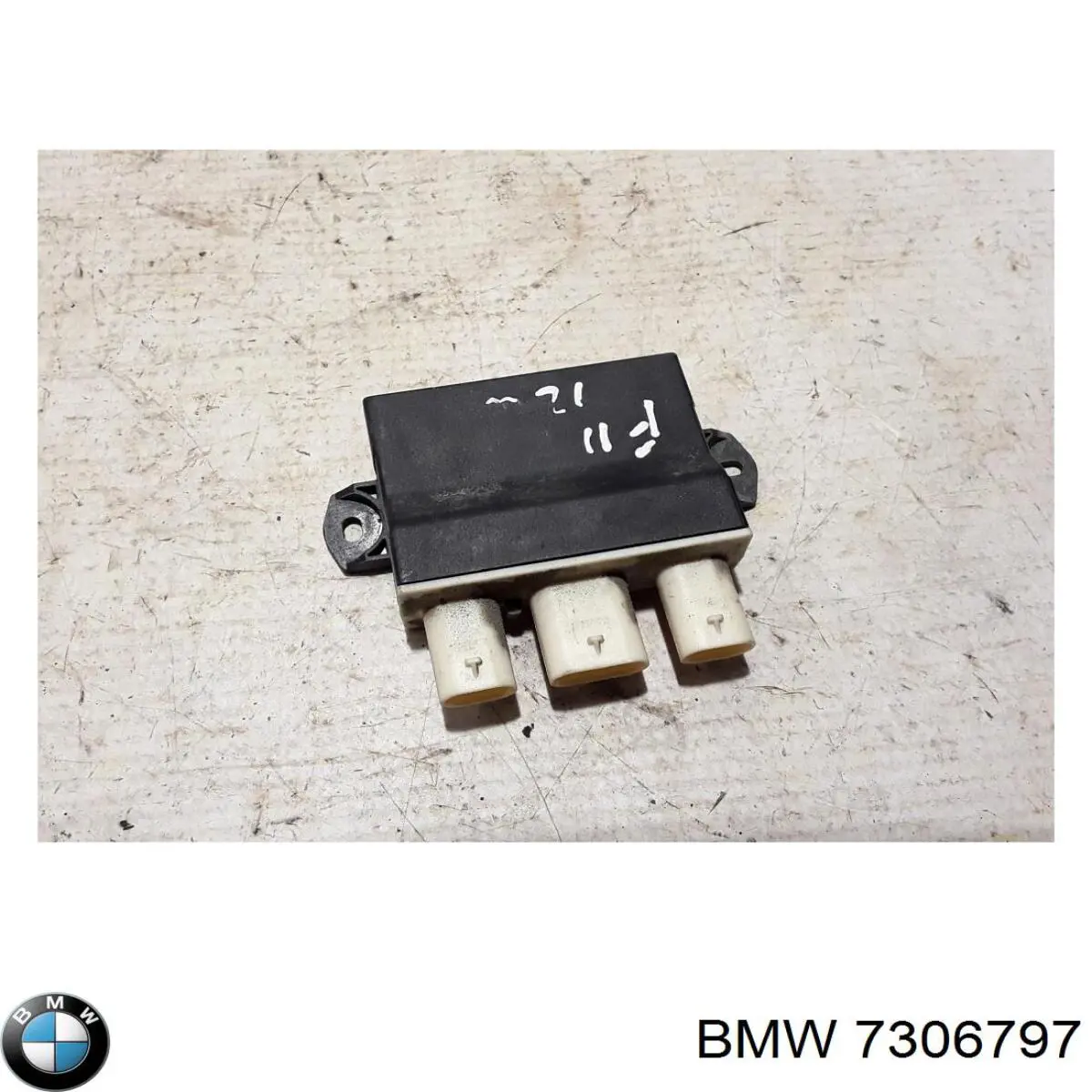 7306797 BMW Датчик открытия крышки багажника/задней двери (ляды)
