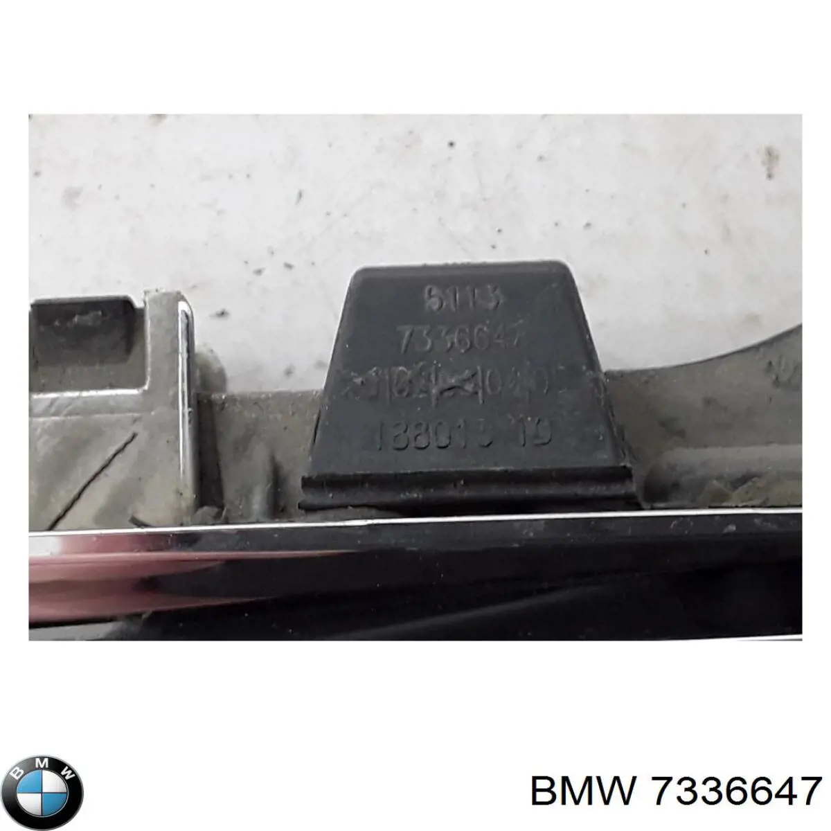 Купить 7336647 BMW Накладка крыла переднего левого