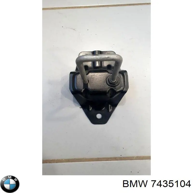  7435104 BMW