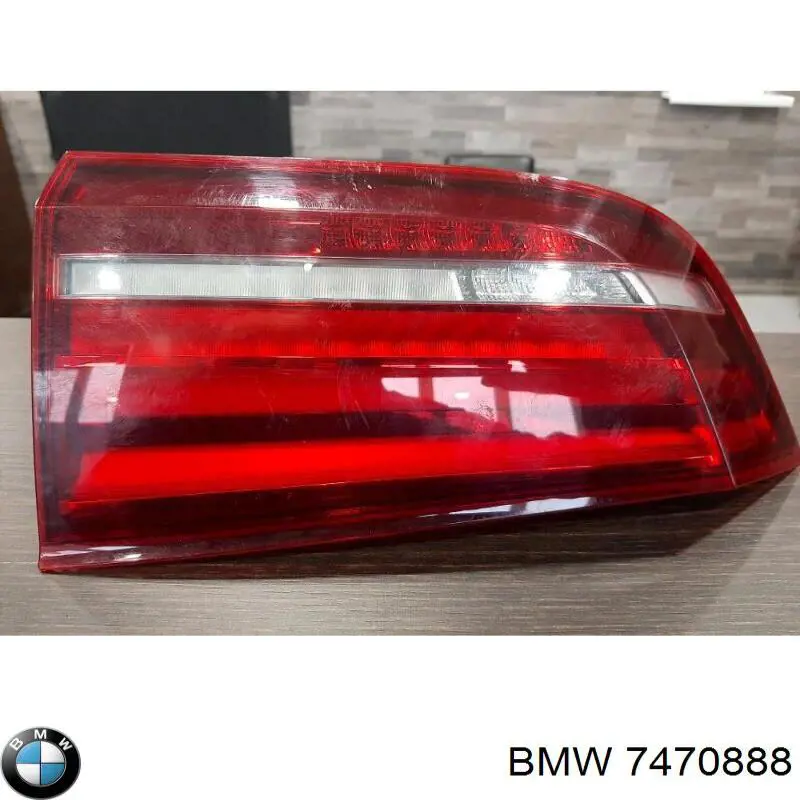 7470888 BMW Фара задняя правая внутренняя