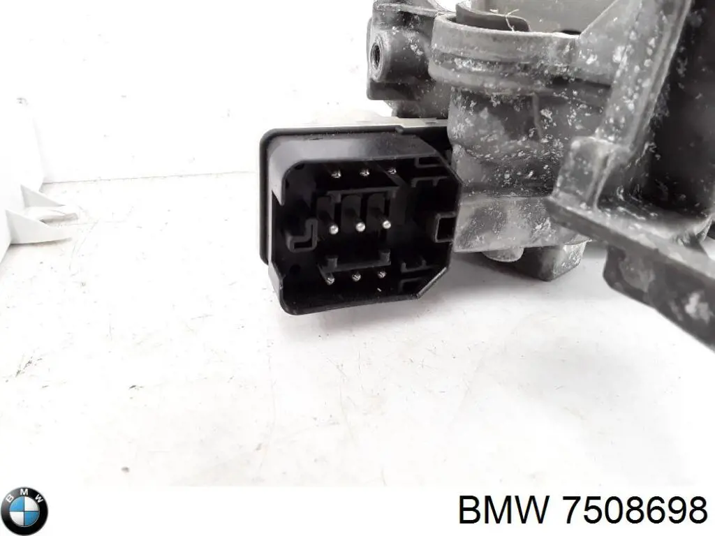 7508698 BMW Мозги двигателя