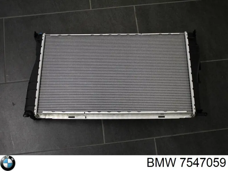 7547059 BMW Радиатор основной