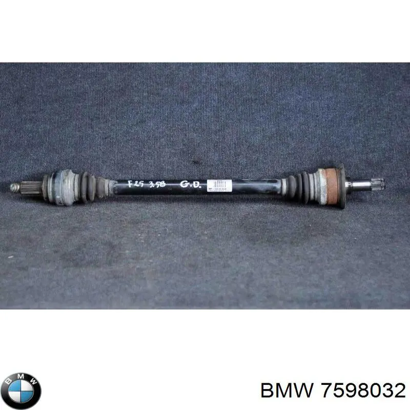 7598032 BMW Полуось задняя правая
